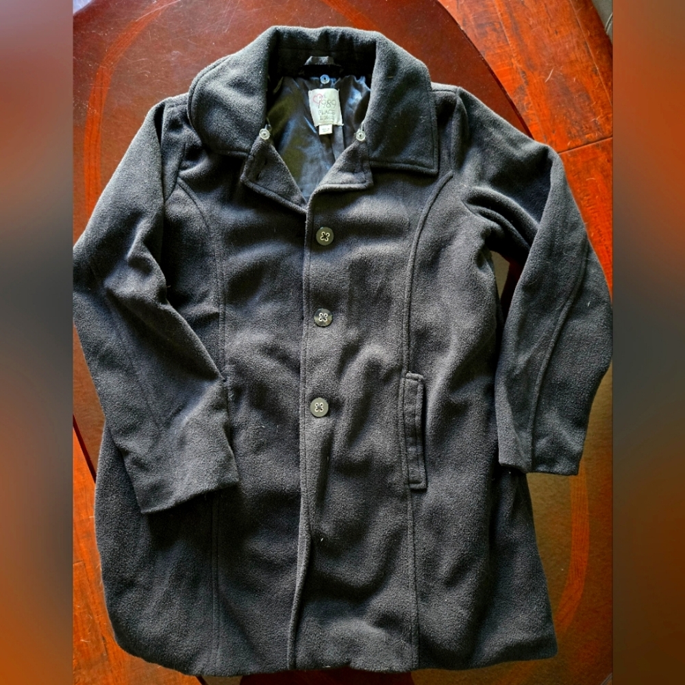 Black fleece coat for girls size L 10/12. Good condition. The Children's Place